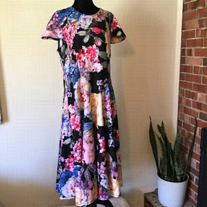 MARK Bouwer floral print dress. Plus size.